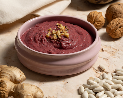 Hummus rosa alla barbabietola con noci